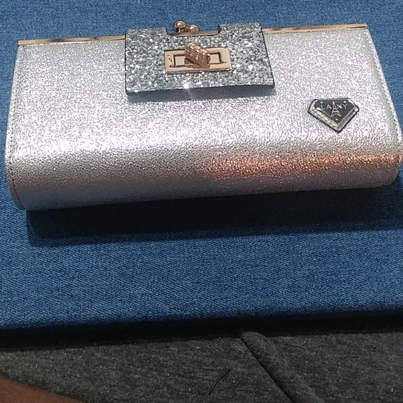 Lany Glittery Silver Wristlet/Shoulder Purse - Picture 2 of 13